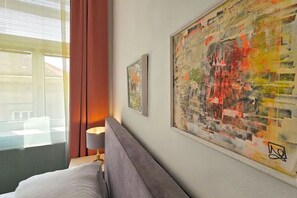Interior detail - Red Orange Palm (Vienna)
