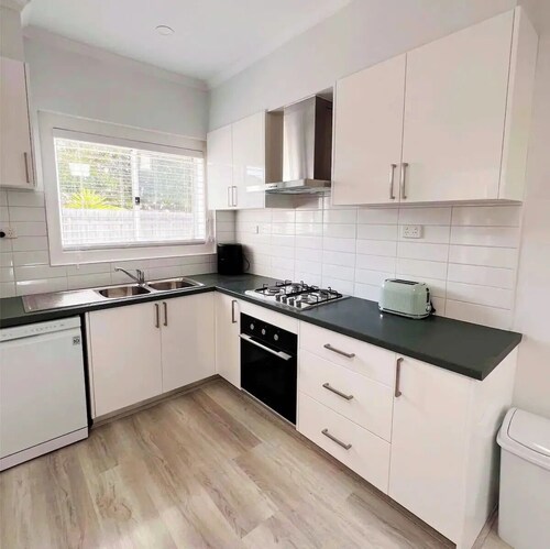 Sam's Cottage on Hennessey