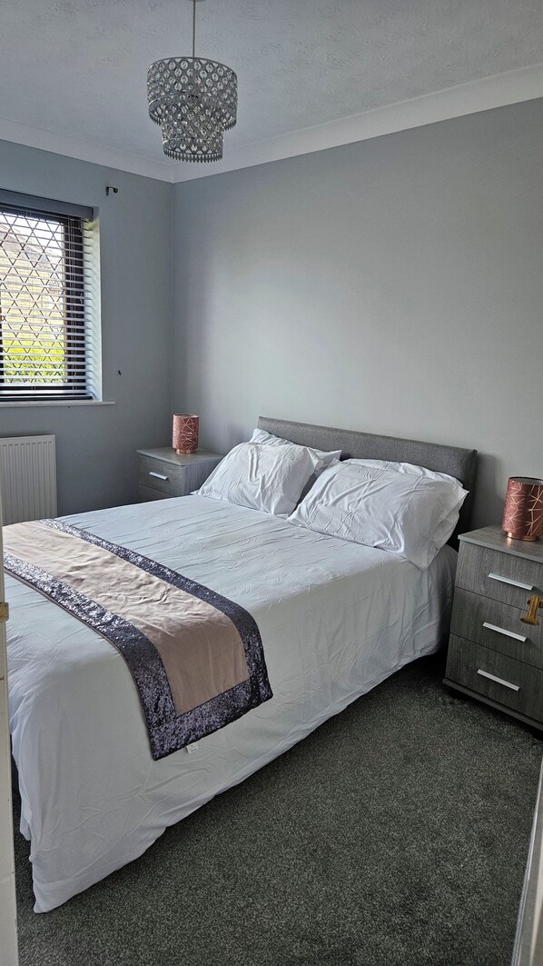 Casa | 3 camere, ferro/asse da stiro, Wi-Fi gratuito, lenzuola