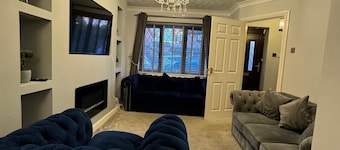 Cozy Rochdale Retreat for Families and Couples