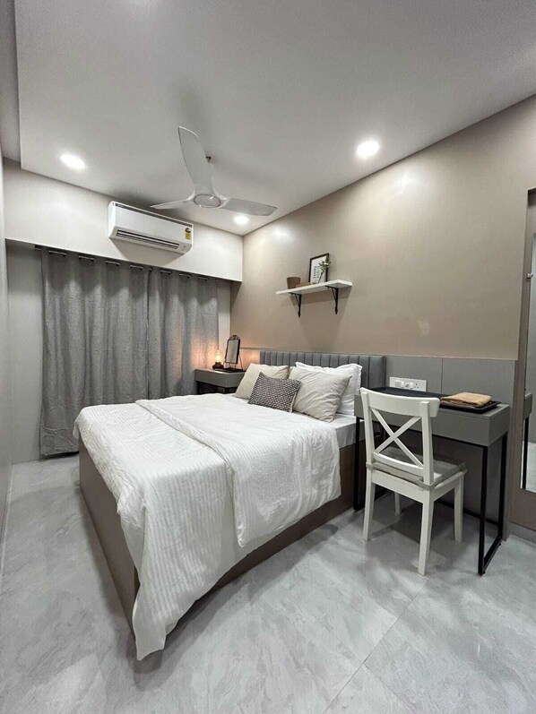 3 habitaciones, tabla de planchar con plancha, wifi y ropa de cama