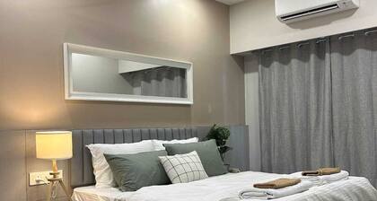 Cozy 3BHK Apt at 2 mins walking distance from Mahalakshmi station