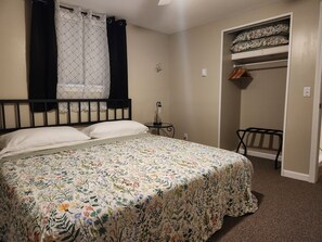 3 chambres, fer et planche à repasser, accès au Wi-Fi (inclus)
