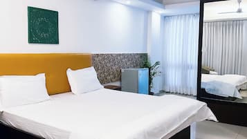 Habitación básica doble | Escritorio, insonorización y wifi gratis