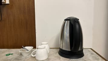 書桌、隔音、免費 Wi-Fi