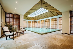 Sauna, Dampfbad, Aromatherapie, Warmsteinmassagen, Körperpeelings