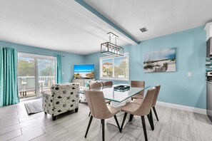 Interior - ☀️30A Steps to Beach in 30A-Bikes-Blue Dolphin (Santa Rosa Beach)