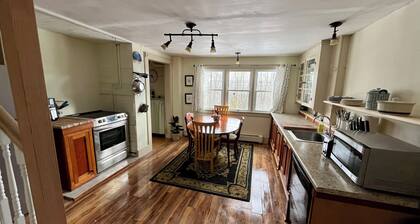 Historic 1820s Farmhouse Near Camden Harbor • Pet-Friendly Coastal Stay