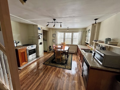 Historic 1820s Farmhouse Near Camden Harbor • Pet-Friendly Coastal Stay