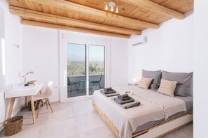4 bedrooms, WiFi, bed sheets
