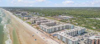 Charming 1bd/1ba ocean front condo complex in New Smyrna Beach with beach access