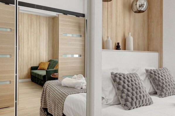 1 habitación, tabla de planchar con plancha y acceso a internet 