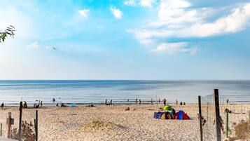 Una spiaggia nelle vicinanze