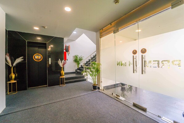 Pintu masuk interior