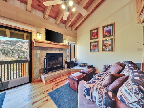 Peak Comfort in Brian Head Sleeps Up To 7