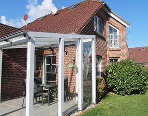 Outdoor dining - Haus in Nessmersiel am Wattenmeer (Neßmersiel)
