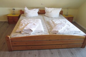 2 makuuhuonetta, silitysrauta/-lauta, vauvan matkasänky, ilmainen Wi-Fi