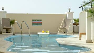 5 bedrooms, soundproofing