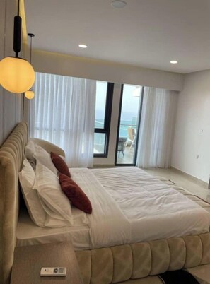 3 chambres, fer et planche à repasser, Wi-Fi, draps fournis