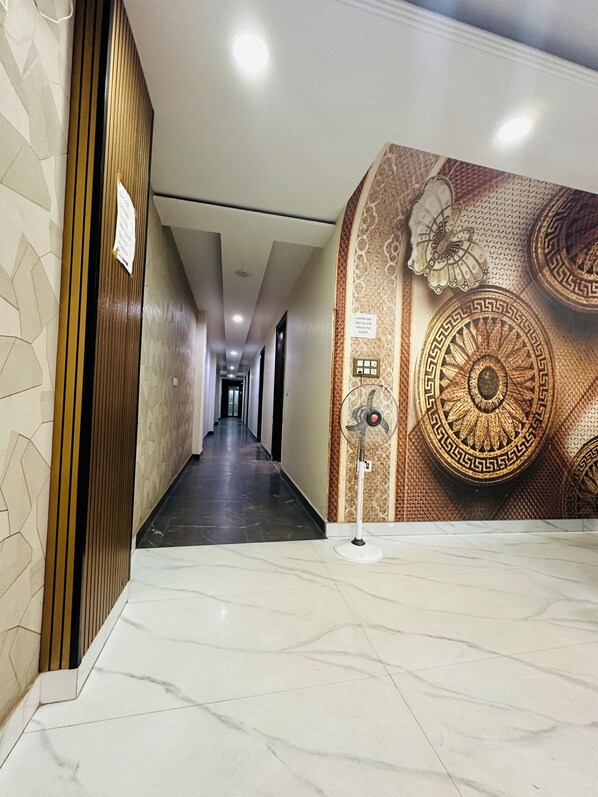 Interior detail - Hotel S R Palace Unit BY Urban Luxury (New Delhi)