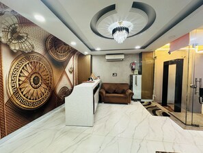 Interior detail - Hotel S R Palace Unit BY Urban Luxury (New Delhi)