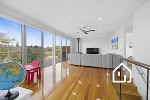 Interior - Banksia Beach Retreat (Blairgowrie)