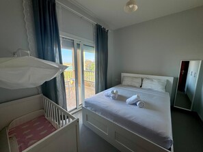 1 bedroom, WiFi, bed sheets