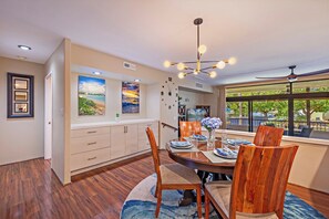 Dining - Kaanapali Royal Q202 Modern 2BD Condo on Kaanapali Golf Near Beach w Pool AC (Lahaina)