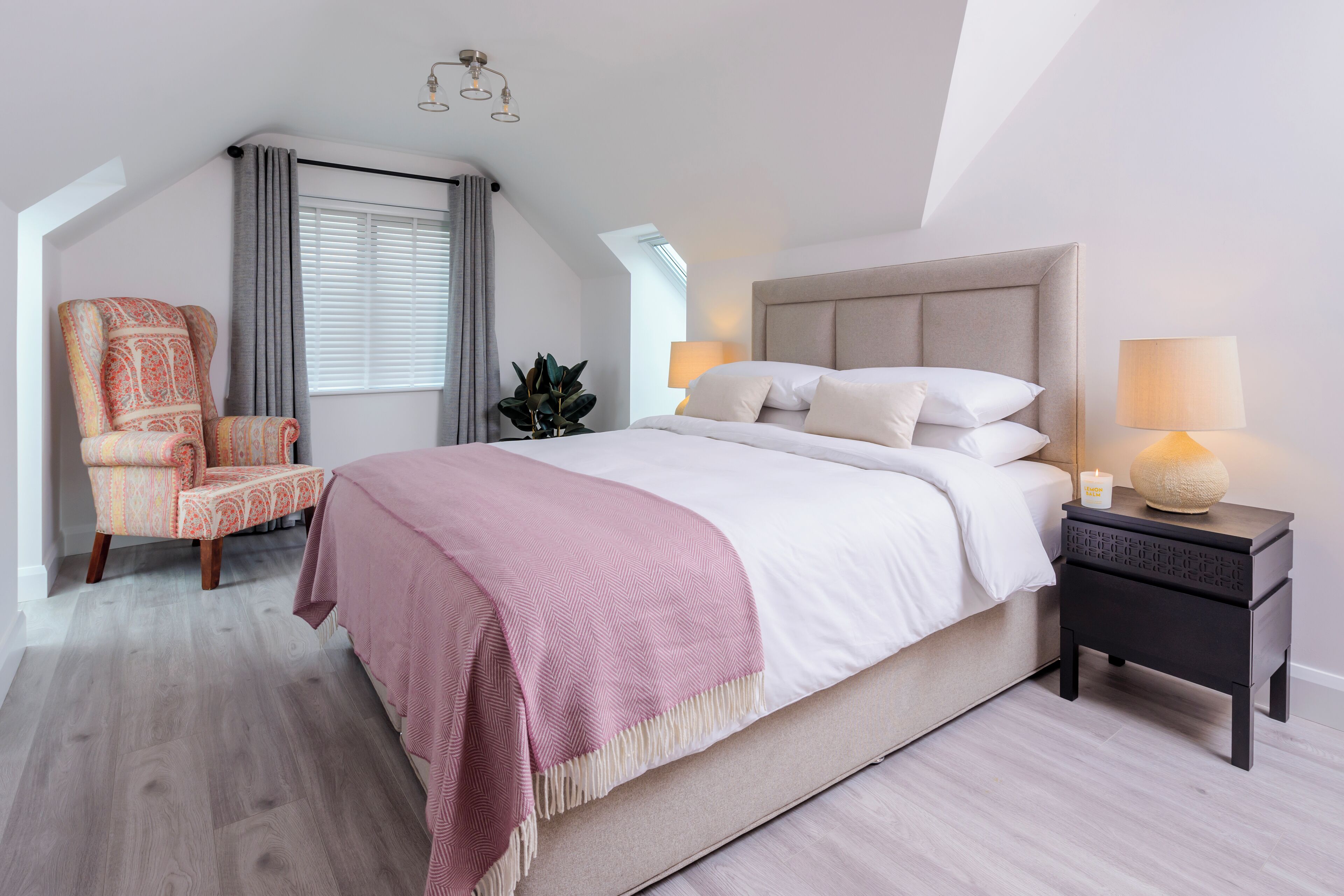 5 bedrooms, iron/ironing board, free WiFi, bed sheets