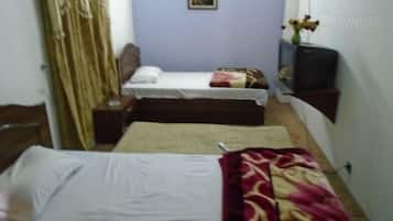 Deluxe Double Room | Soundproofing, iron/ironing board, free WiFi
