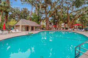 Pool - Lush Condo- Close to Tennis Court, Pool, Beach and Golf (Hilton Head)