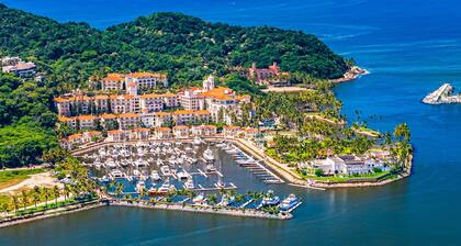 Experience Coastal Bliss in Isla Navidad - Stunning Waterviews