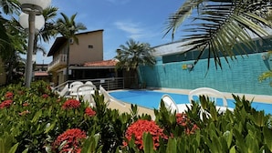 حمام سباحة