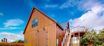 Beautiful home in wine country w/ deck, peaceful views & close to town