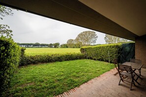 Superior-Apartment, Terrasse, Parkblick | Terrasse/Patio