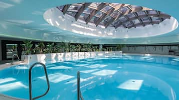 Apartamento | Piscina | Una piscina cubierta, una piscina al aire libre