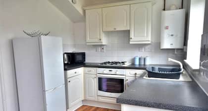 Victoriadock-3bedrooms-1bathroom-wifi-parking