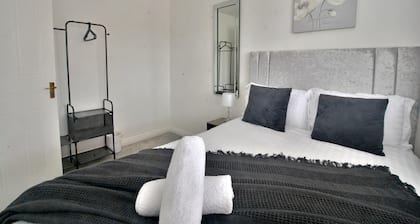 Victoriadock-3bedrooms-1bathroom-wifi-parking