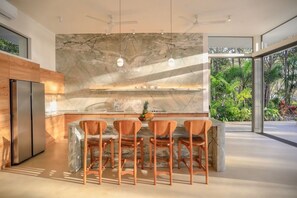 Fridge, microwave, oven, coffee/tea maker - Oceanfront Paradise:4-Bedroom Villa with Expansive Pool in Santa Teresa Sea Wing (Puntarenas Province)