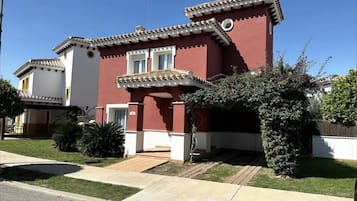 Villa | Exterior