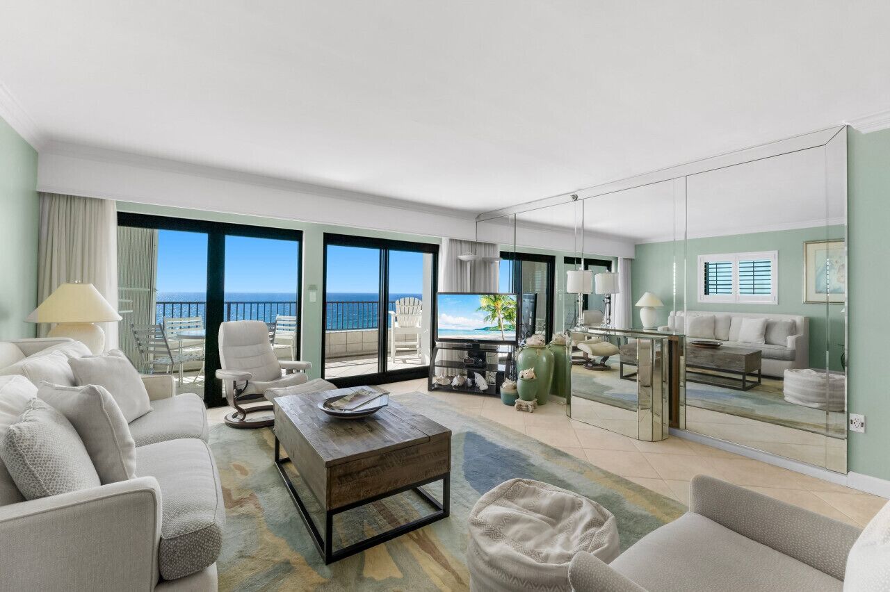 Fernseher, Bücher, Computerbildschirme