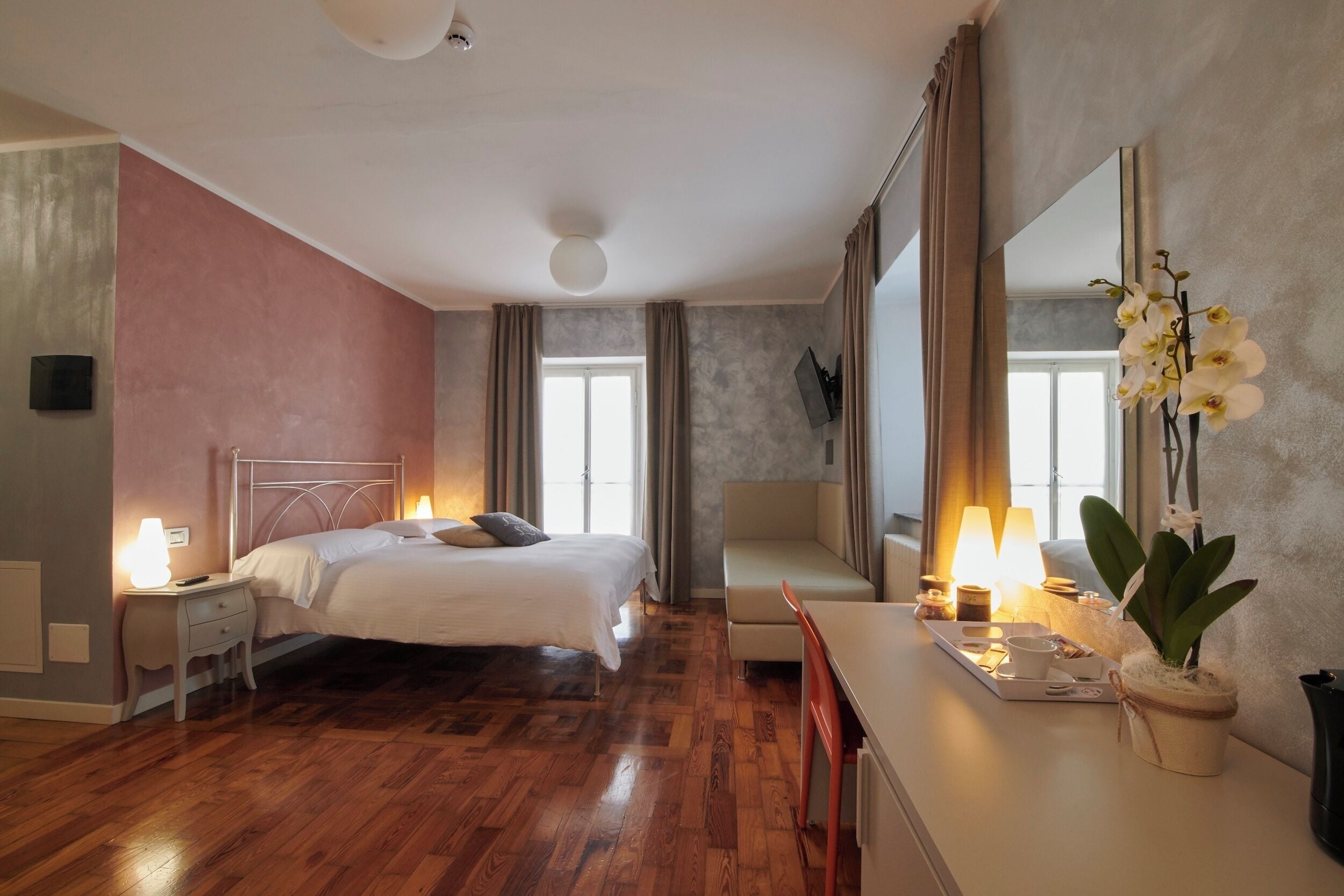 Habitación triple Deluxe, baño privado | Sábanas de algodón egipcio, ropa de cama de alta calidad y edredón 