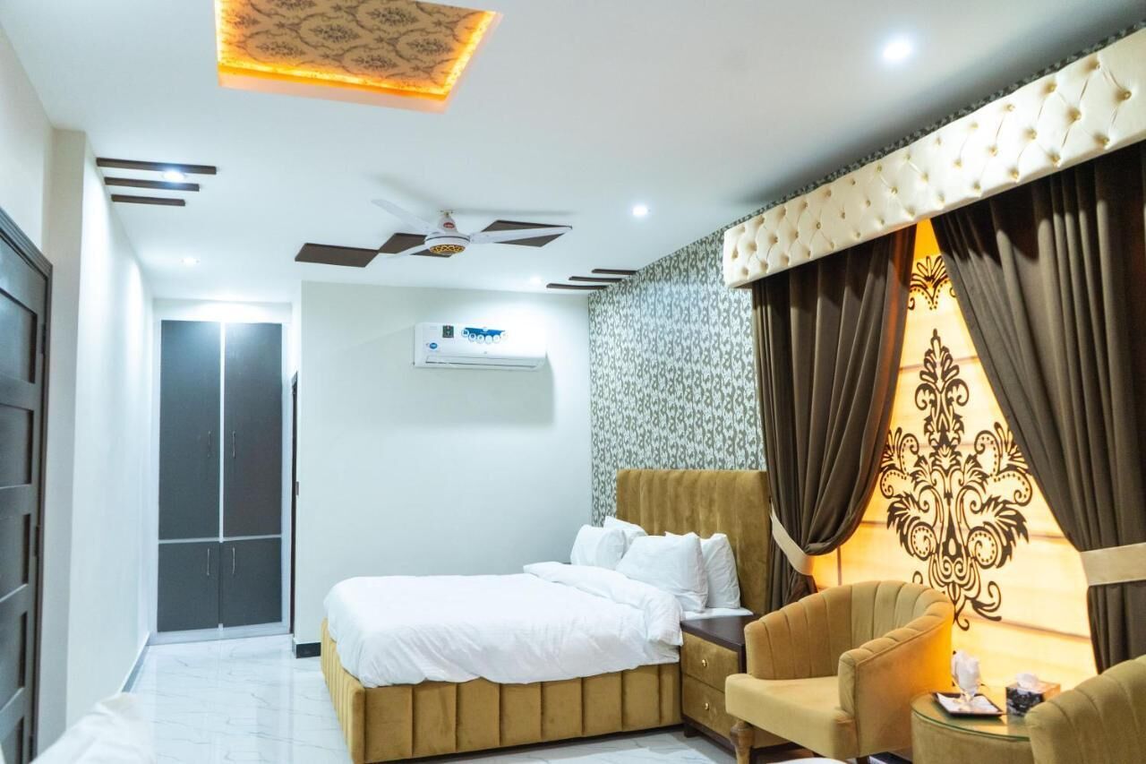 Soundproofing, iron/ironing board, free WiFi