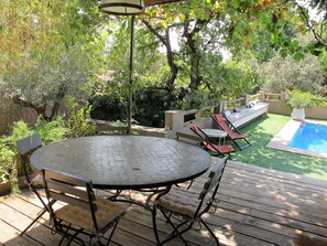 Outdoor dining - Charming gîte for 5 people with private heated swimming pool in St Maximin (Saint-Maximin-la-Sainte-Baume)