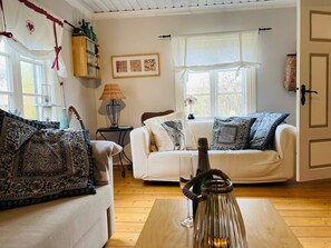 House | 2 bedrooms, individually furnished