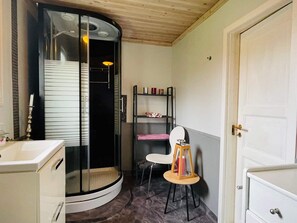 House | Bathroom