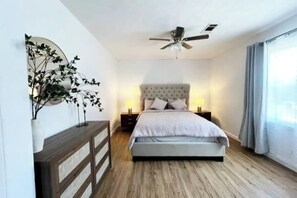 4 habitaciones, tabla de planchar con plancha, wifi y ropa de cama