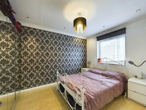 3 chambres, fer et planche Ă repasser, Wi-Fi, draps fournis