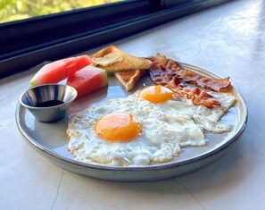 Free daily full breakfast - Alma Vida Hotel (Quepos)
