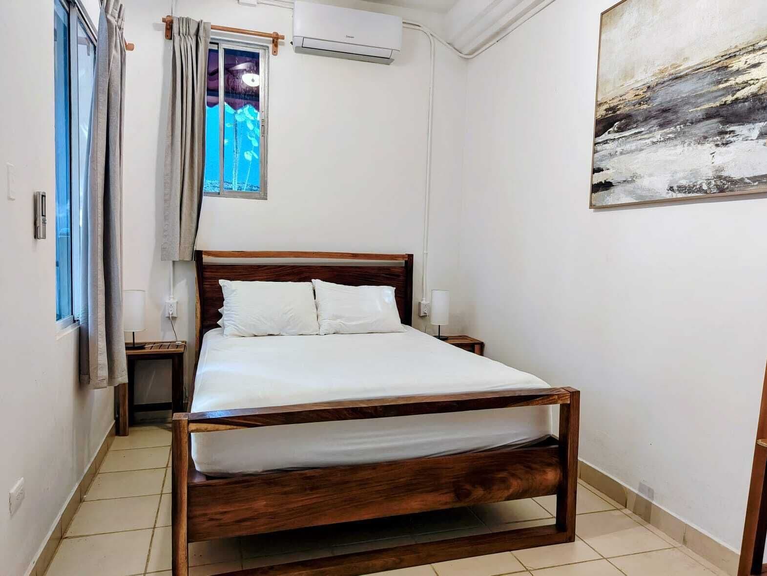 Standard Handicap | Hypo-allergenic bedding, blackout drapes, soundproofing, free WiFi